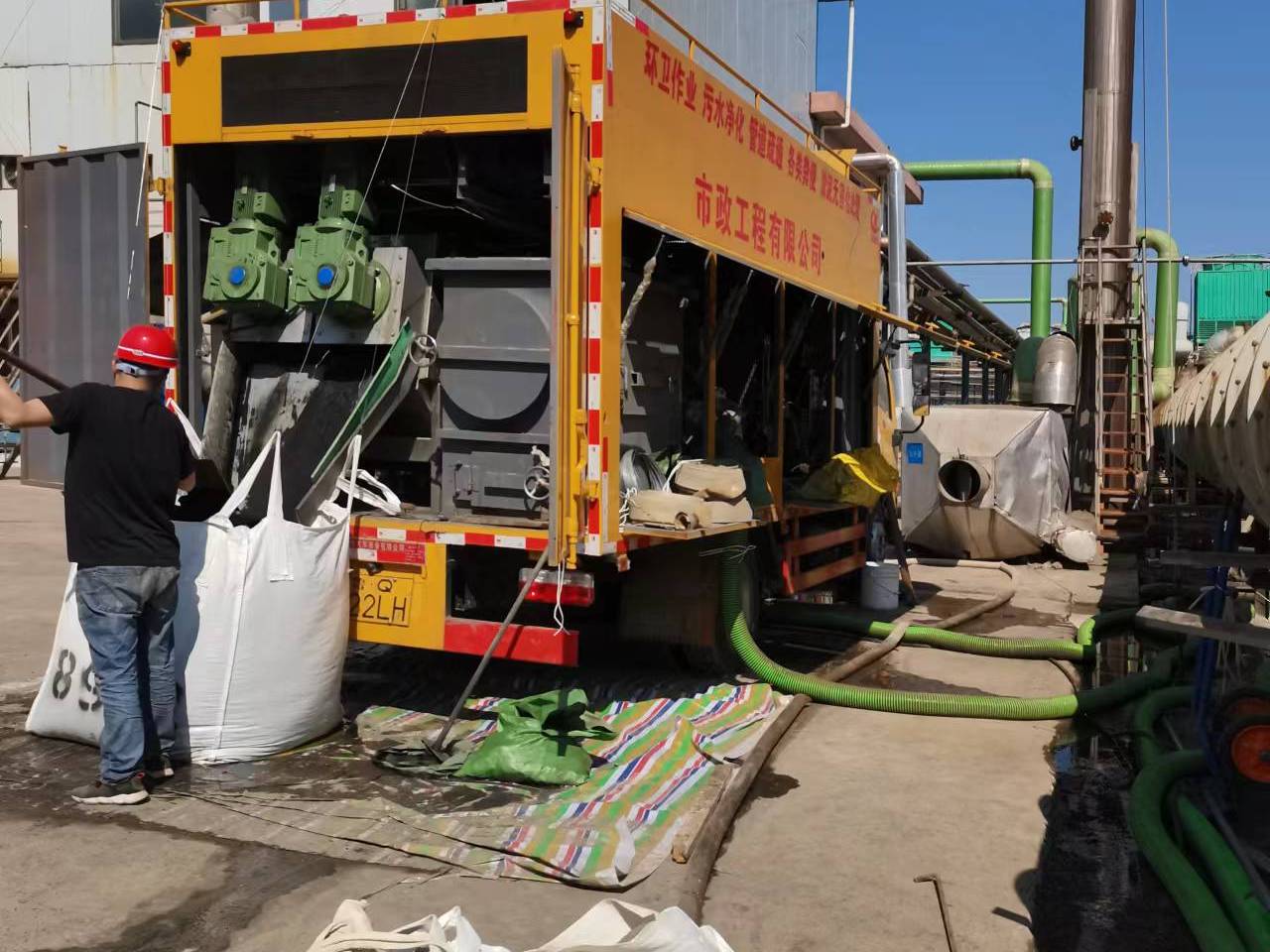 万载淤泥压干处理